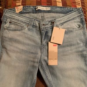 Women’s Demi curve skinny jeans. Size 31